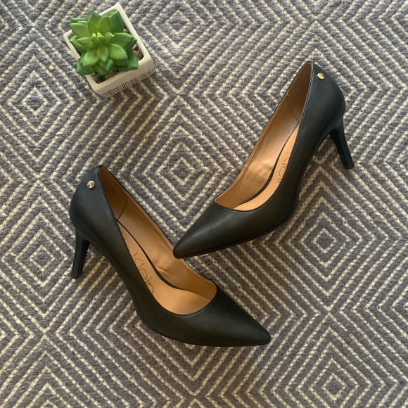 Calvin Klein Shoes - Calvin Klein pumps